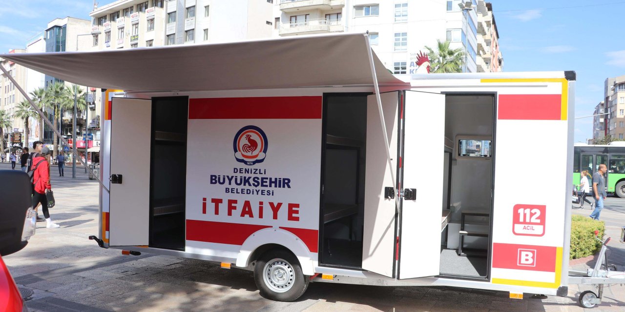 İtfaiye Haftası'nda Afetlerde Büyük İhtiyaç Duyulan Yataklı Mobil Ünitelerini Tanıttılar