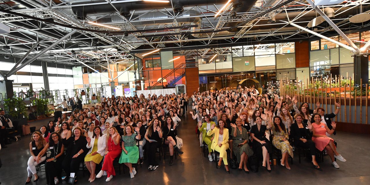 Geleceğin Kadın Liderleri Programının 13'üncü Dönem Mezuniyeti Gerçekleşti