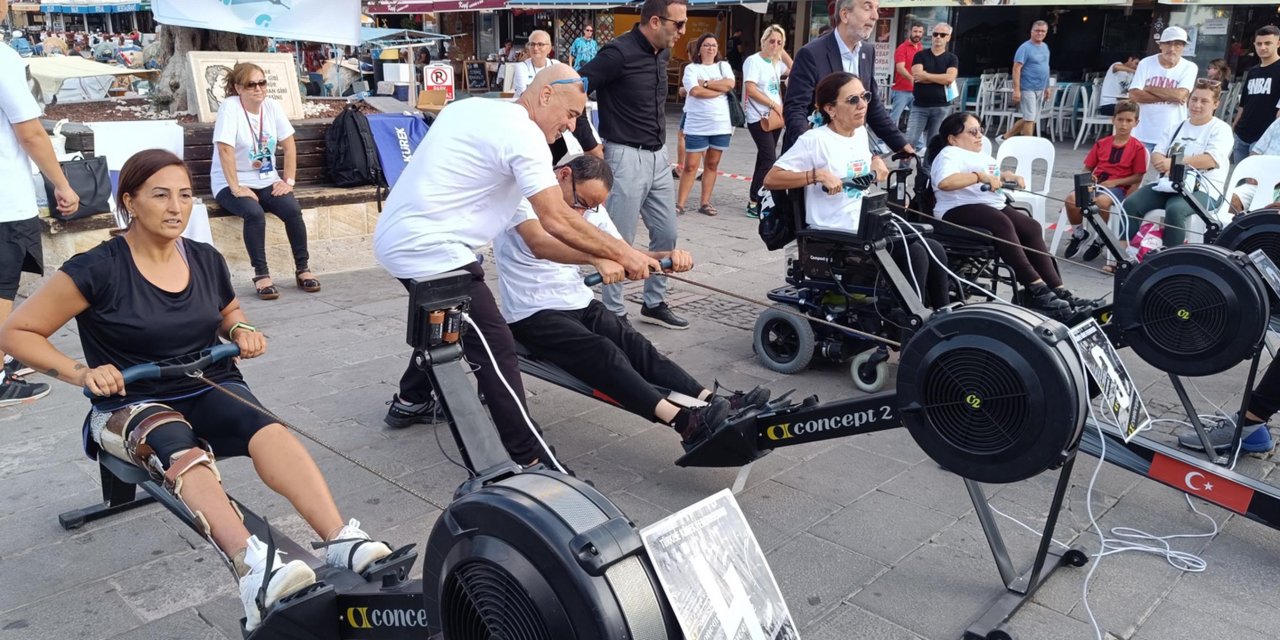 Foça'da Para Kürek Etkinliği
