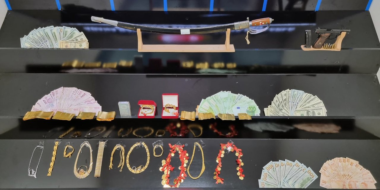 Adana'da, İki Belediyeye Rüşvet Operasyonu: 58 Gözaltı (4)