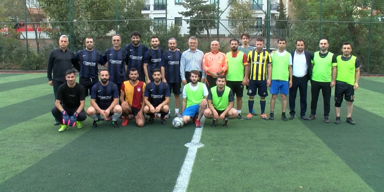 Hastane Çalışanları Kalp Sağlığı İçin Futbol Sahasında Ter Dökecek
