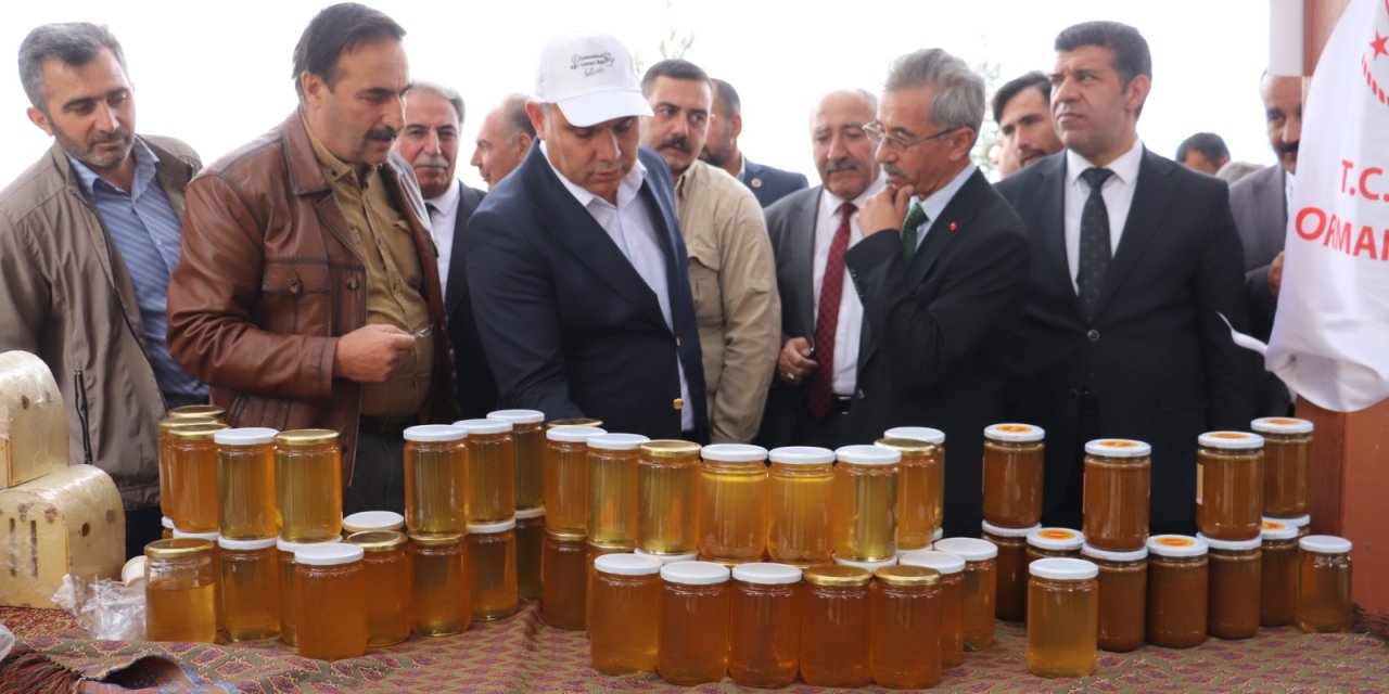 Ağrı'da 6'ncı Kez Düzenlenen 'Geven Balı Festivali' Başladı