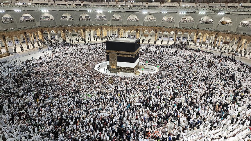 Suudi Arabistan, salgın döneminde hacılara getirilen sınırlamaları bu yıl uygulamayacak