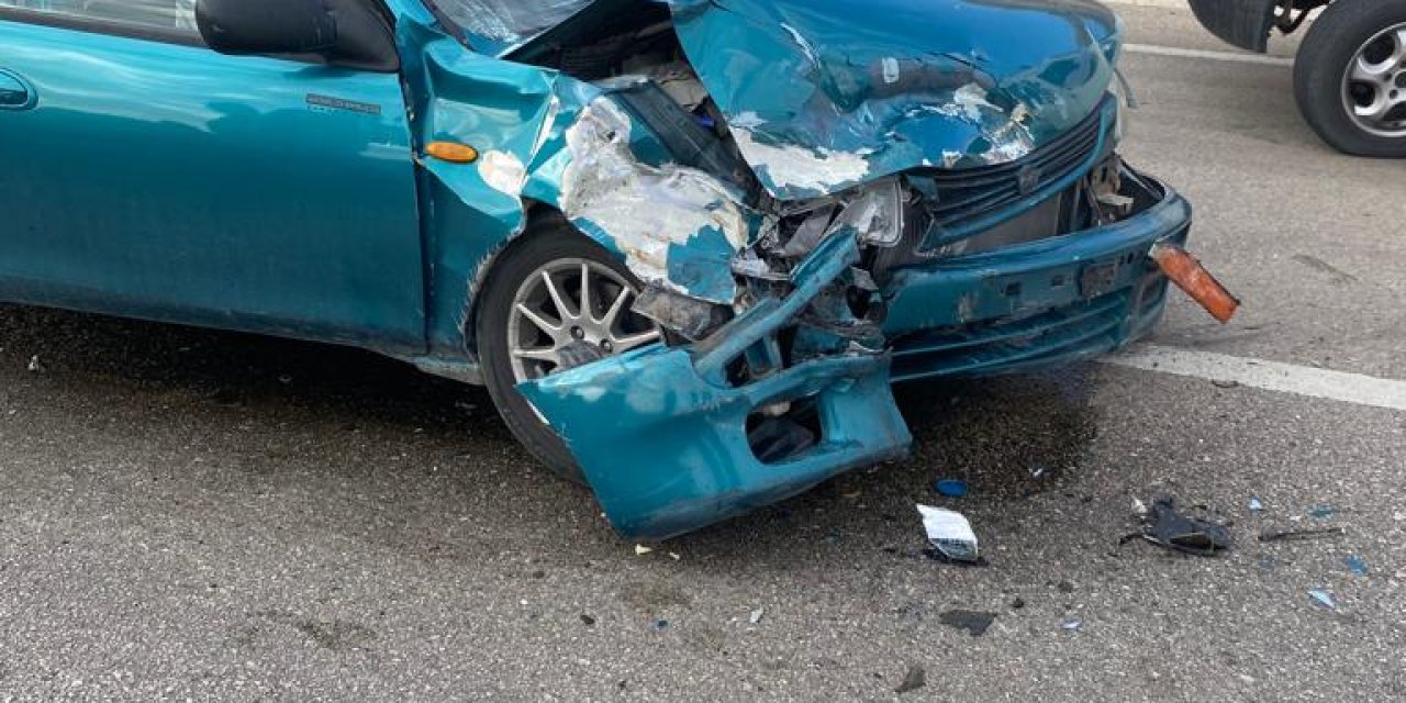 Babasının Otomobilini Sollamak İsterken Kazaya Neden Oldu: 6 Yaralı