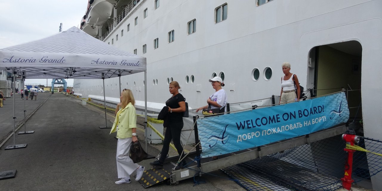 Trabzon'a 11'inci Seferini Yapan Kruvaziyer, 7 Bin 630 Turist Getirdi