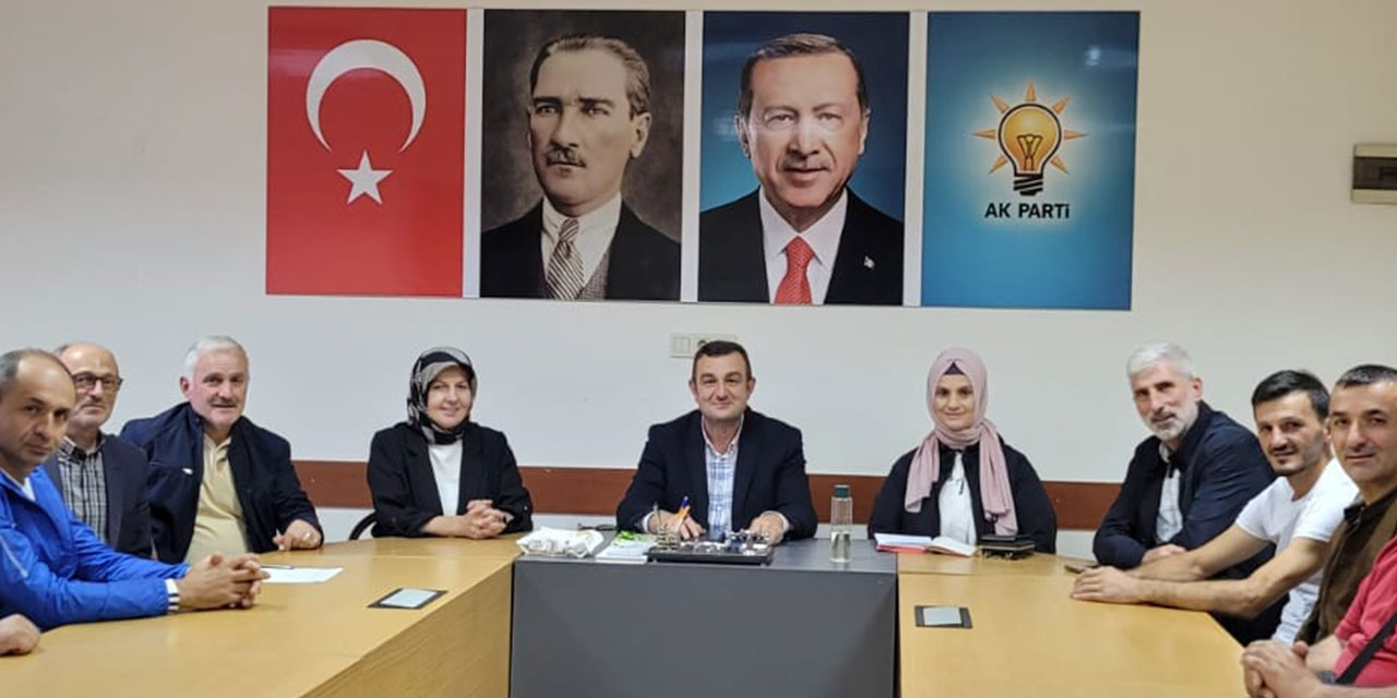 Topal: Belediye Başkanı Selim Metin Kendi Başarısızlığını Örtmek İçin Hezeyan İçinde Traji Komik Davranışlar Sergiliyor