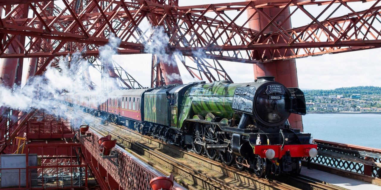 Tarihi Uçan İskoçyalı Treni Başka Bir Trenle Çarpıştı