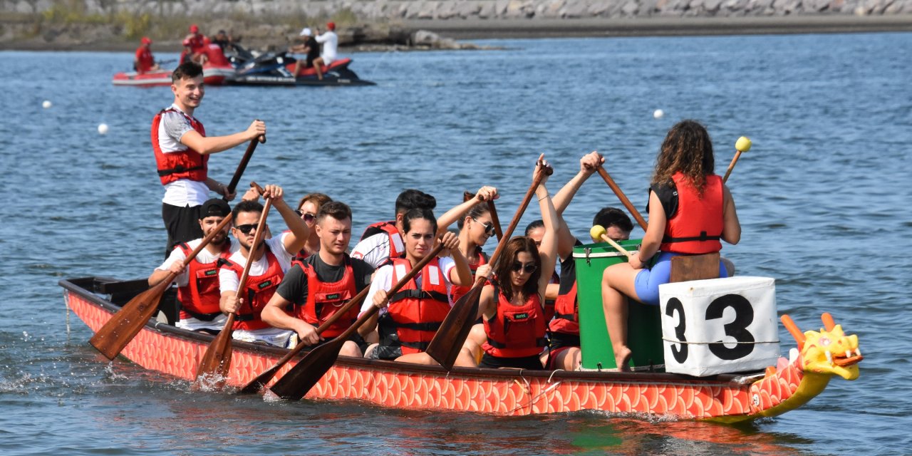 Ordu’da Dragon Bot Yarışları'nda Bot Devrildi, Yarışmacılar Denize Düştü