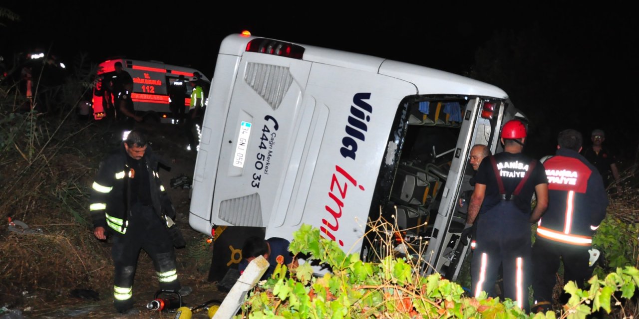 Yolcu Otobüsü Üzüm Bağına Uçtu: 15 Yaralı