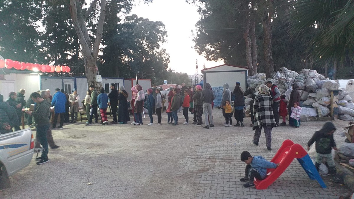 Hatay'daki Rize Çadır Kent'te depremzede vatandaşlar misafir edilmeye başlandı