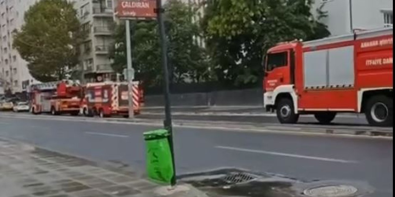 Ankara'da Patlama Ve Silah Sesleri