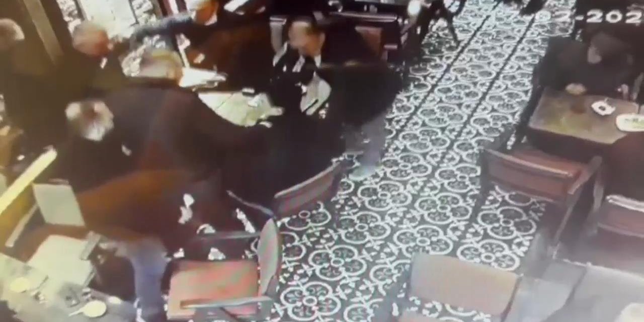 'Şahinler' Suç Örgütü Üyelerinin Kafedekileri Darbettiği Anlar Kamerada