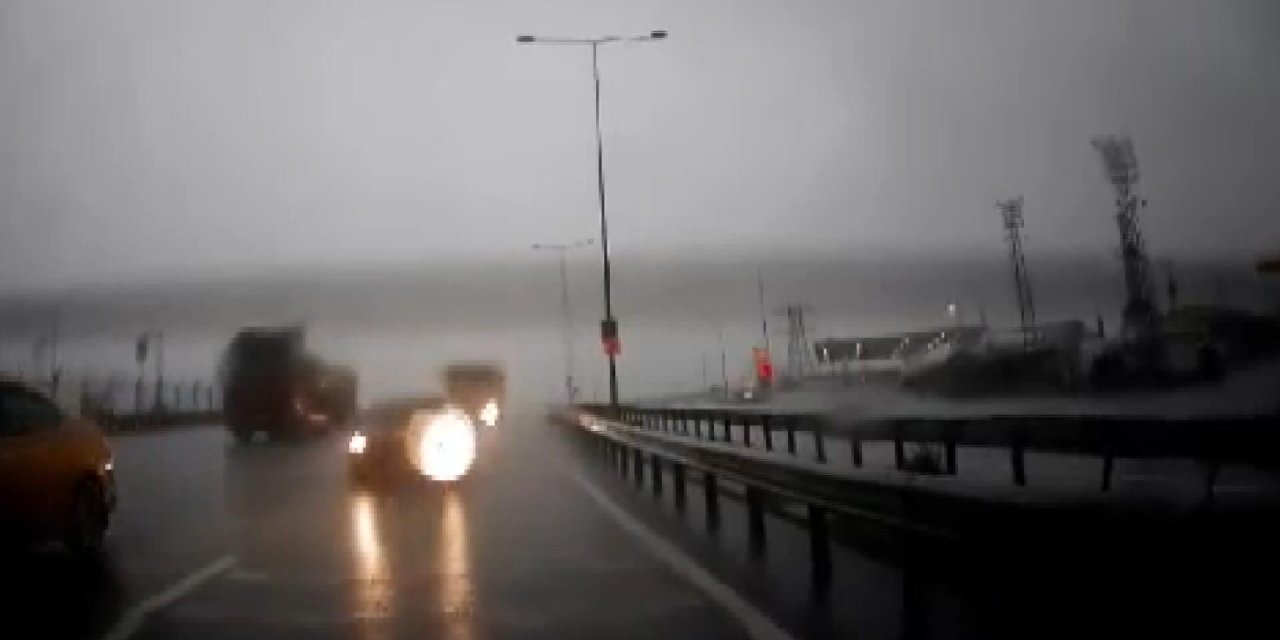 Sultangazi'de Hafriyat Kamyonunun 6 Araca Çarptığı Anlar Kamerada