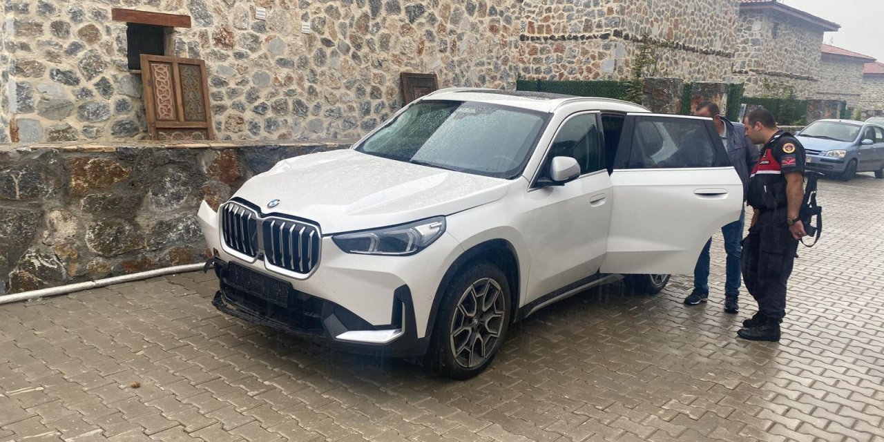 Minibüs Beklerken Otomobil Çarpan Yaya Öldü, Sürücü Kaçtı (2)