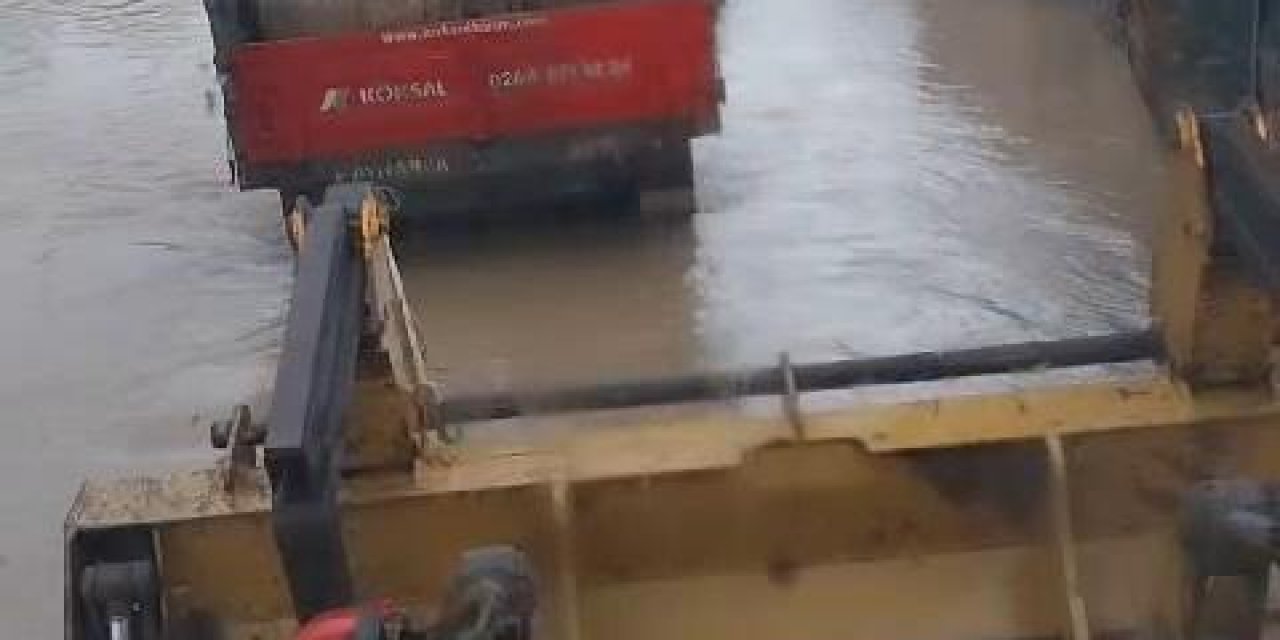 Şile'de Yağışın Ardından Dere Taştı-1