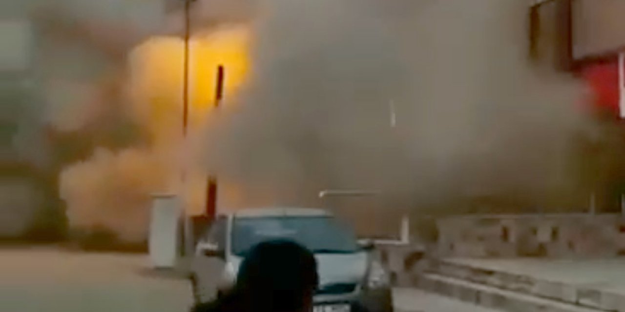 Gaziantep'te Ağır Hasarlı 7 Katlı Bina, Yıkım Sırasında Çöktü