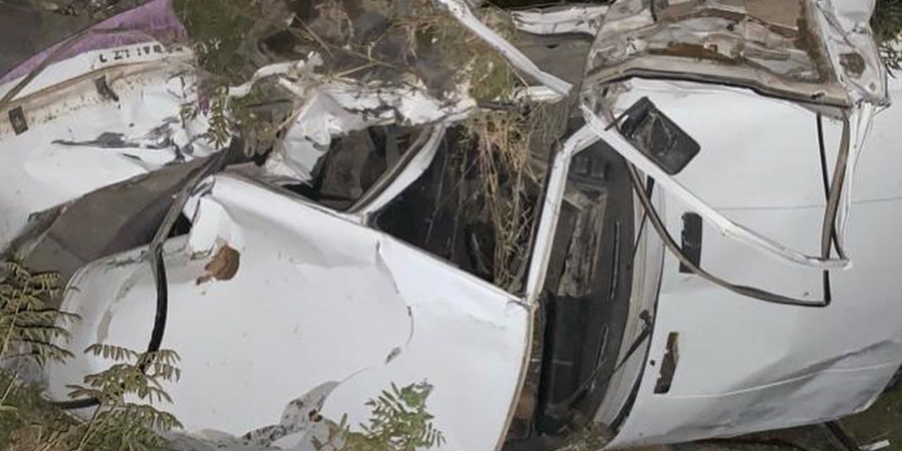 Yol Kenarına Çekilen Otomobile, Tır Çarptı: 2'si Çocuk 6 Yaralı