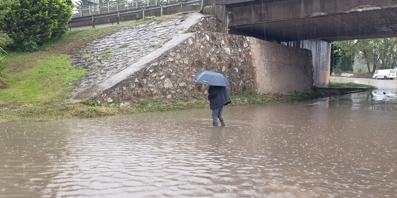 Kocaeli’de Sağanak; Alt Geçit Su İle Doldu