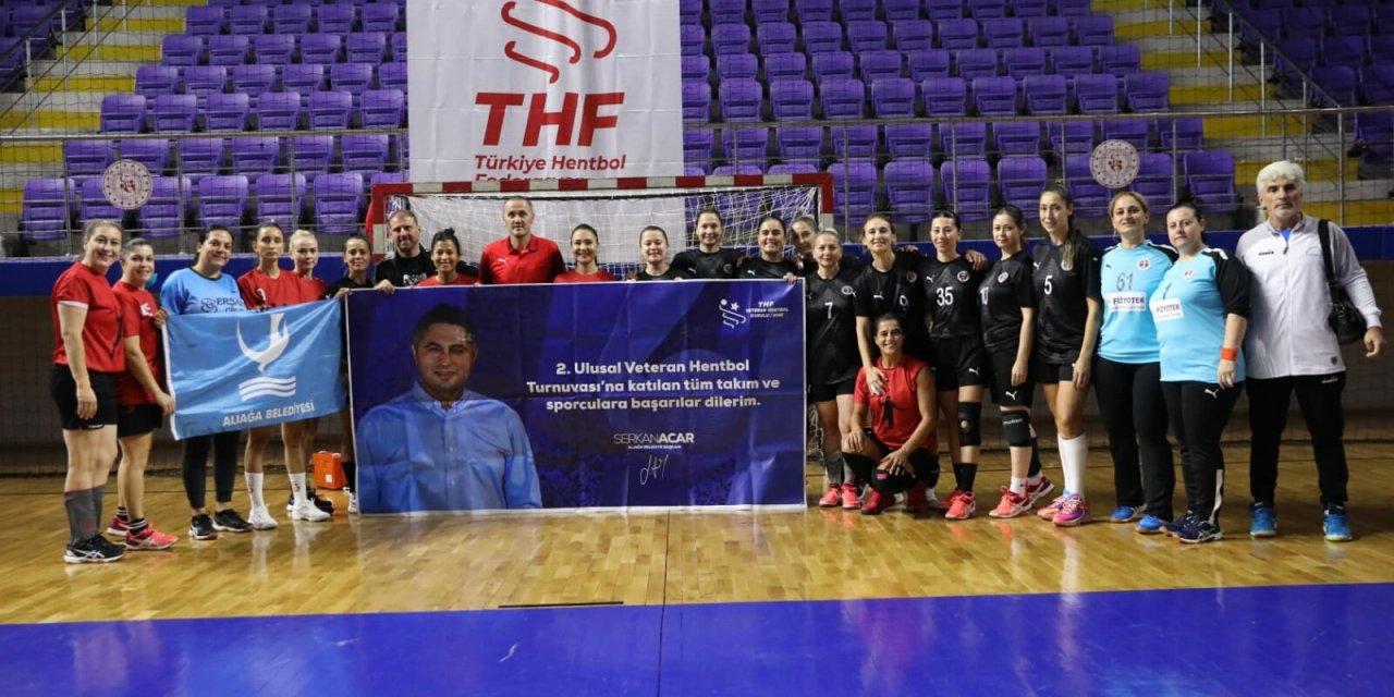 Aliağa'nın Veteran Hentbolda Çifte Kupa Gururu