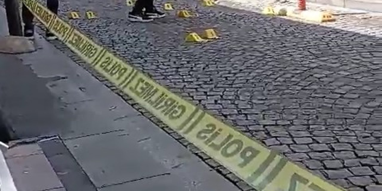 Fatih'te Hisse Anlaşmazlığında Çıkan Silahlı Çatışma Kamerada: 3 Yaralı