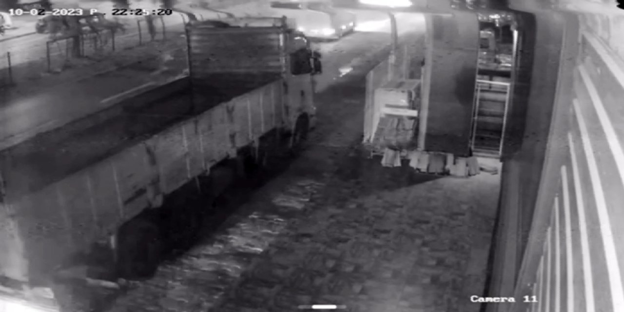 Tur Minibüsü, Kamyona Çarptı: İsviçreli Doktor Öldü, 11 Yaralı (2)