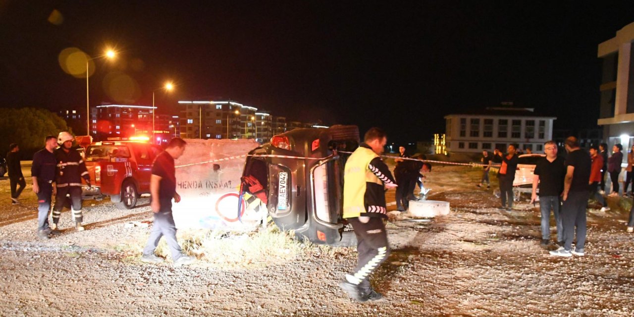 Otomobil, Motosiklete Ve Araca Çarptı; Alkollü Sürücü İle 2 Kişi Yaralı