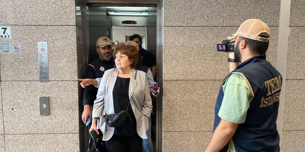 Gazeteci Ayşenur Arslan Adliyeye Getirildi