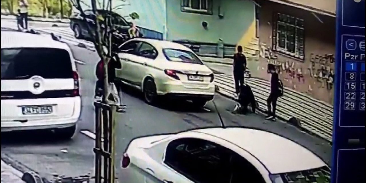 Sultangazi'de Sürücü Unuttu, Çocuk Facianın Önüne Geçti