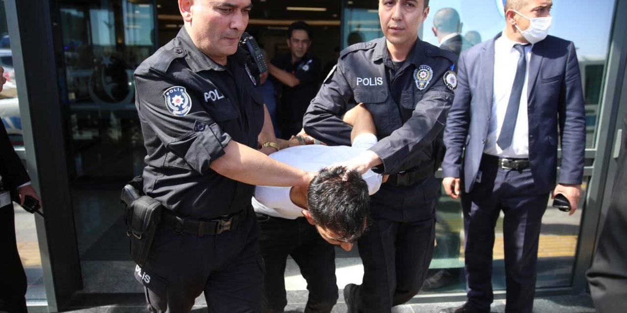 Savunmasında, 'Allah Hakimlerimizi, Savcılarımızı Başımızdan Eksik Etmesin' Diyen Sanığa 2 Kez Müebbet