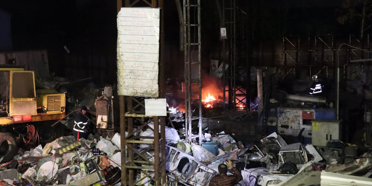 Edirne'de Ekipleri Harekete Geçiren Hurdacıda Patlama Ve Yangın İhbarı, Asılsız Çıktı