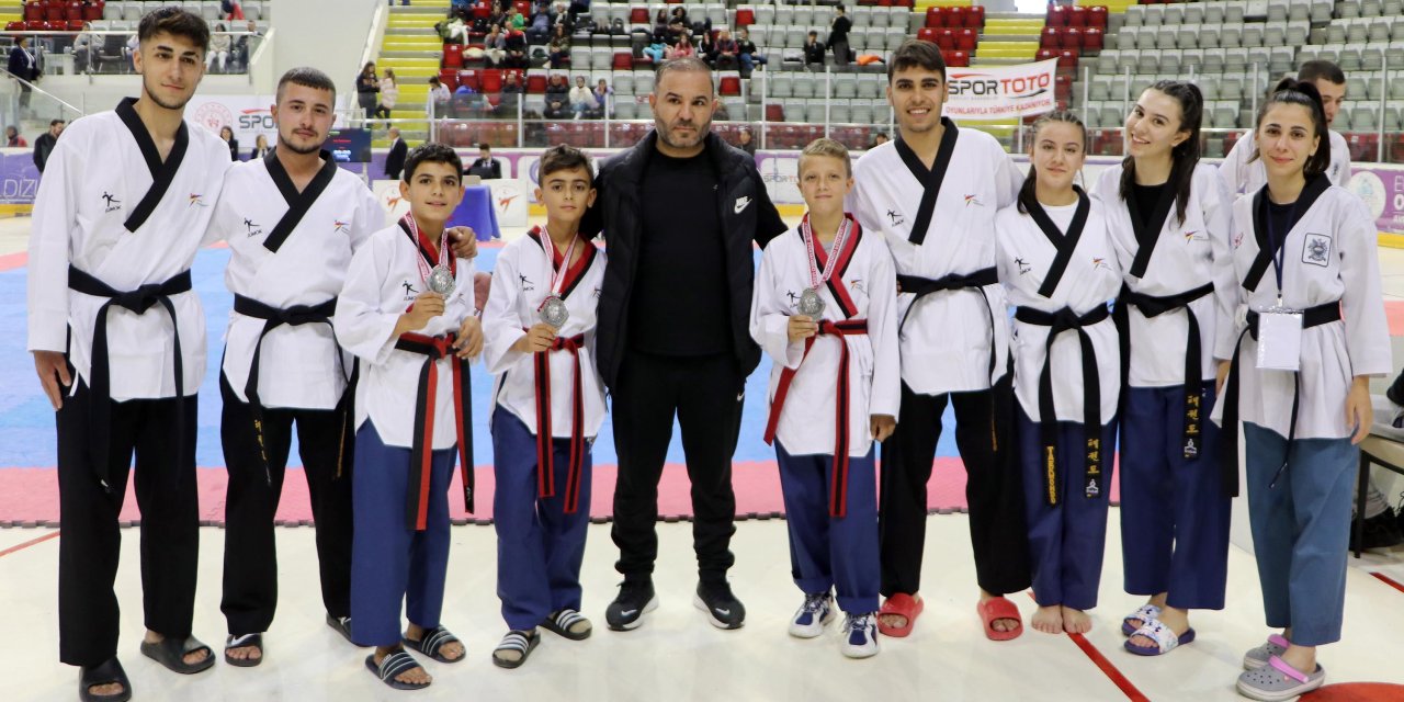 Hataylı Sporculardan Şampiyonada, 'Yıkılmadık, Ayaktayız' Mesajı