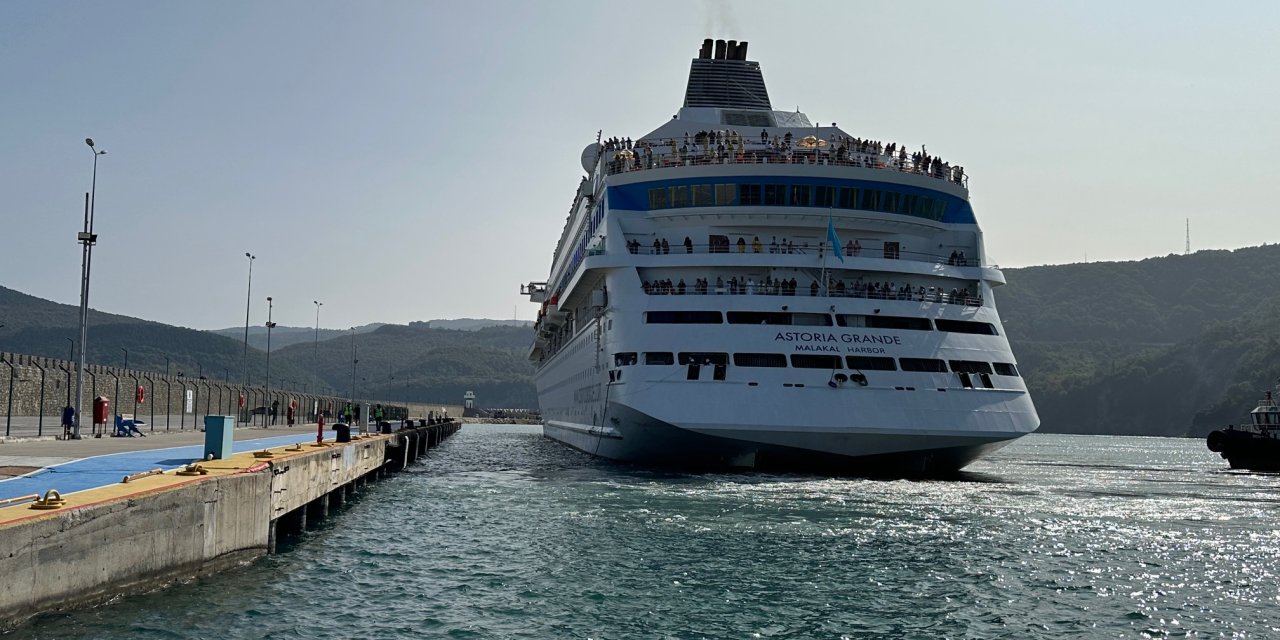 Amasra'ya Kruvaziyer İle 14 Ayda 26 Bin 162 Rus Turist Geldi