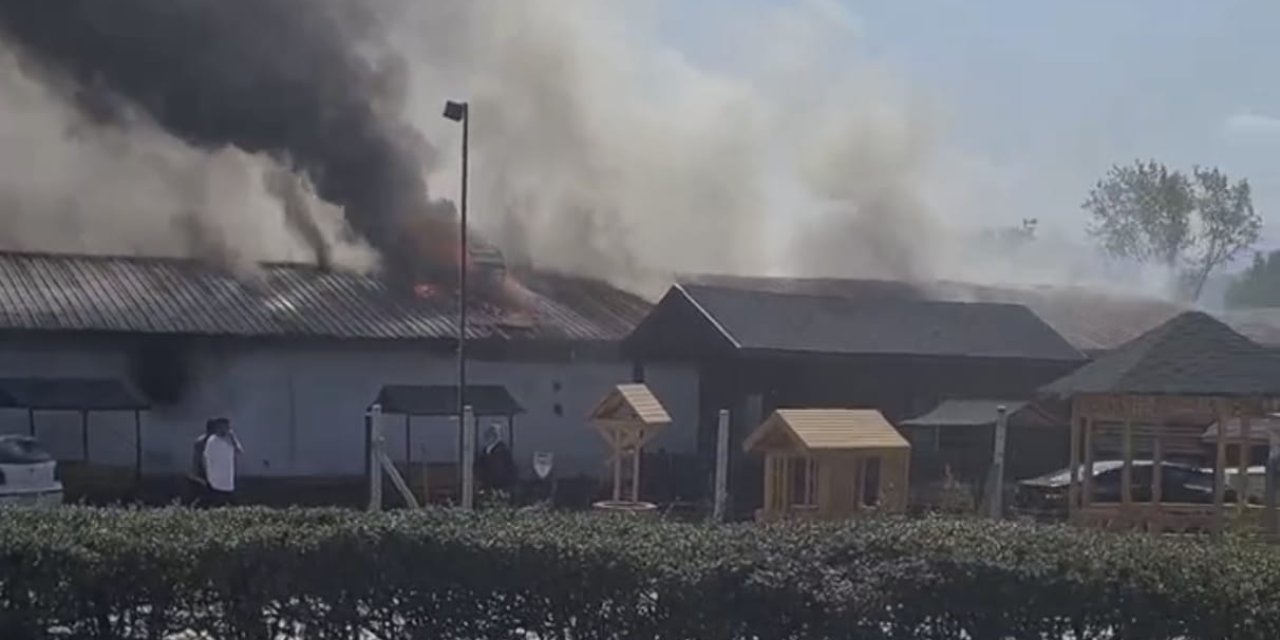 Bursa'da, Mobilya İmalathanesinde Yangın