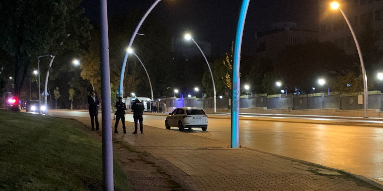 Ankara'da Şüpheli Paket Fünye İle Patlatıldı