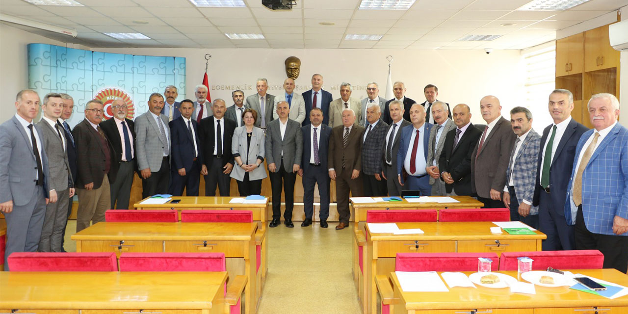 Başkan Metin, İl Genel Meclis Üyelerini Bilgilendirdi