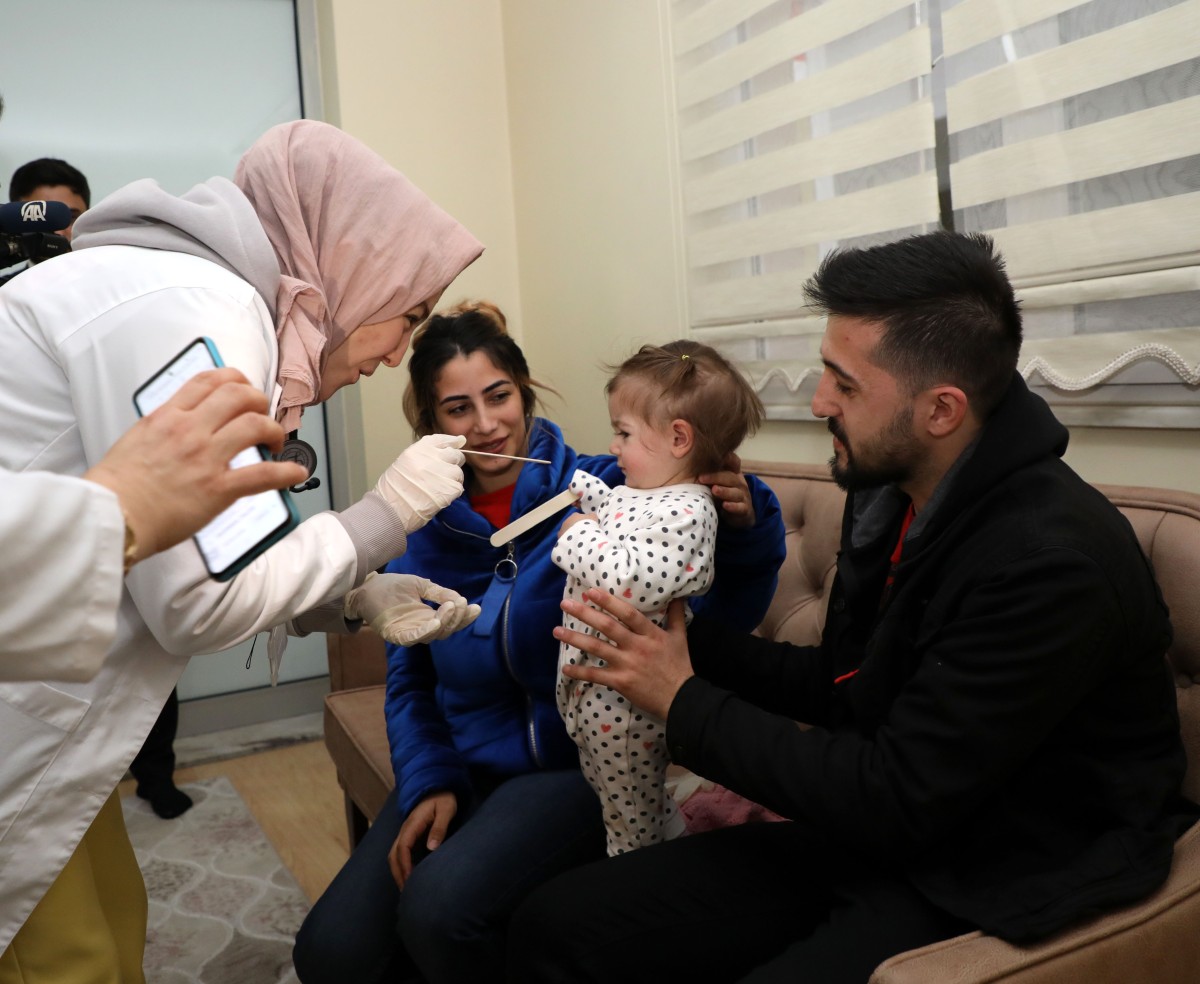 Rize'de mobil ekipler depremzedelere yerinde sağlık hizmeti sunuyor