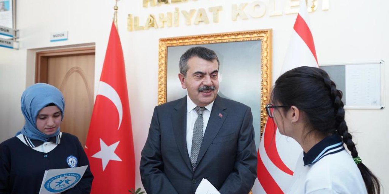 Bakan Tekin, Kktc’de Hala Sultan İlahiyat Koleji’ni Ziyaret Etti