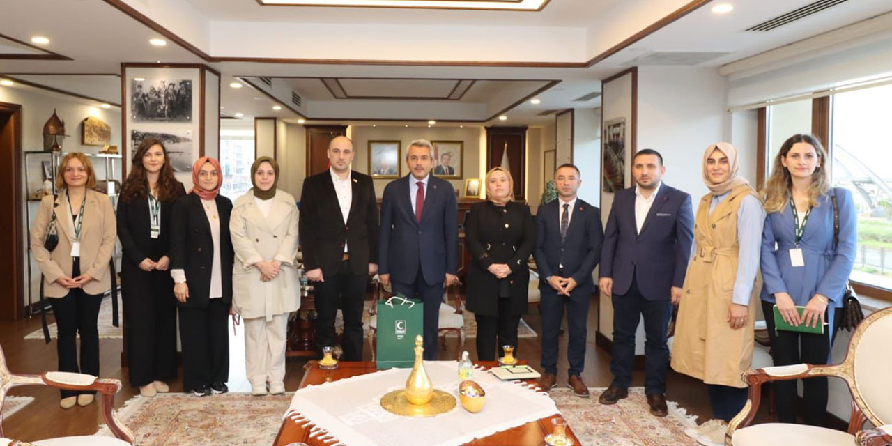 Yeşilay Rize Şubesi Vali Baydaş’ı Ziyaret Etti