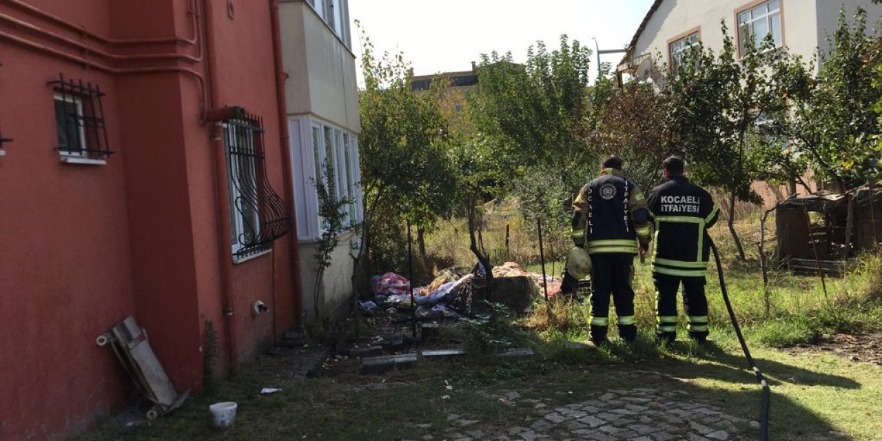 Bulaşık Makinesinden Çıkan Yangında Evin Mutfağı Kullanılamaz Hale Geldi