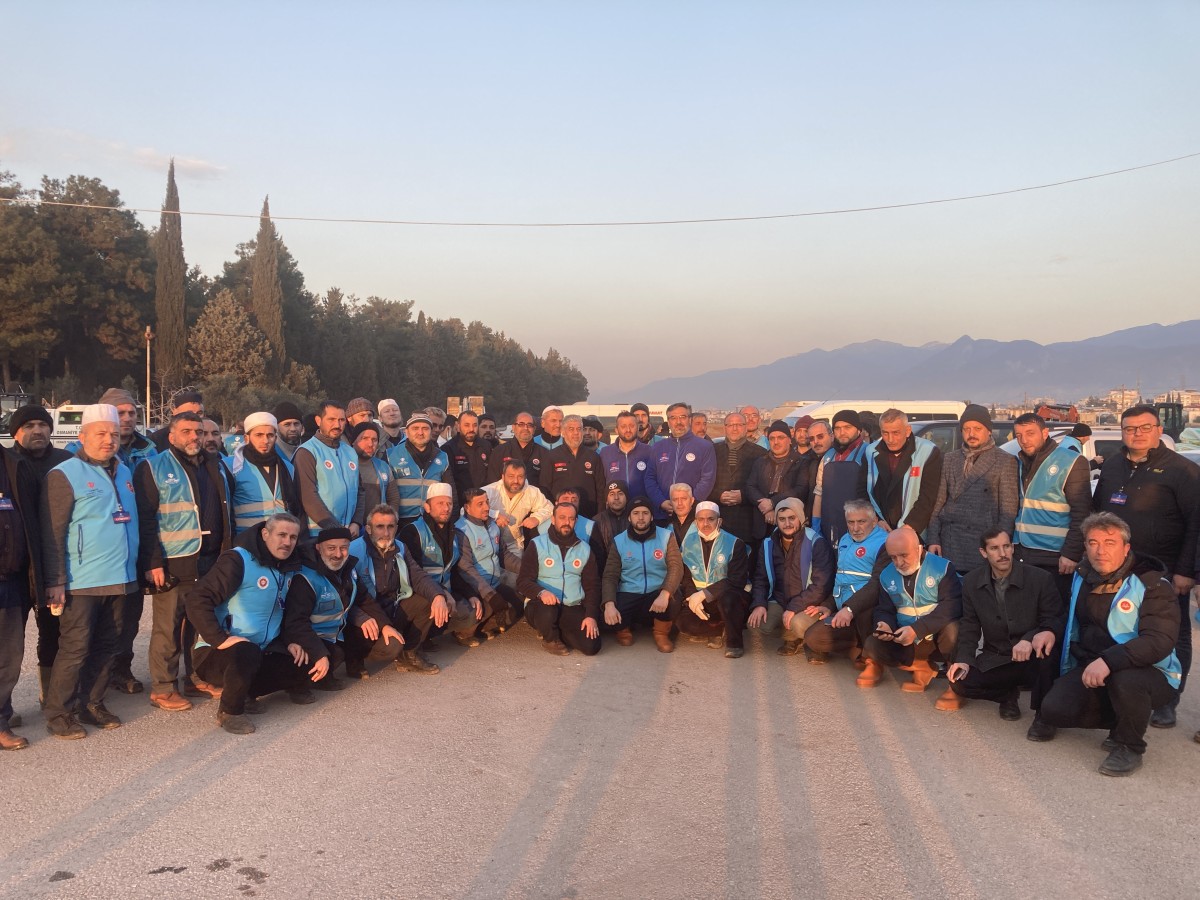 Rize Müftülüğü depremden etkilenen Osmaniye’de gönüllere dokunuyor