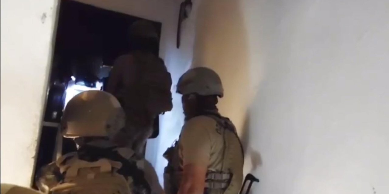 İzmir'de Terör Örgütü Üyeliğinden 3 Hdp'liye Gözaltı