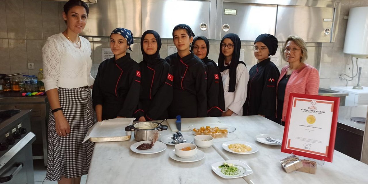 Meslek Liseliler Turunçlu Çikolata Üretti; 'Sahilin İncisi' Adı İle Tescillendi