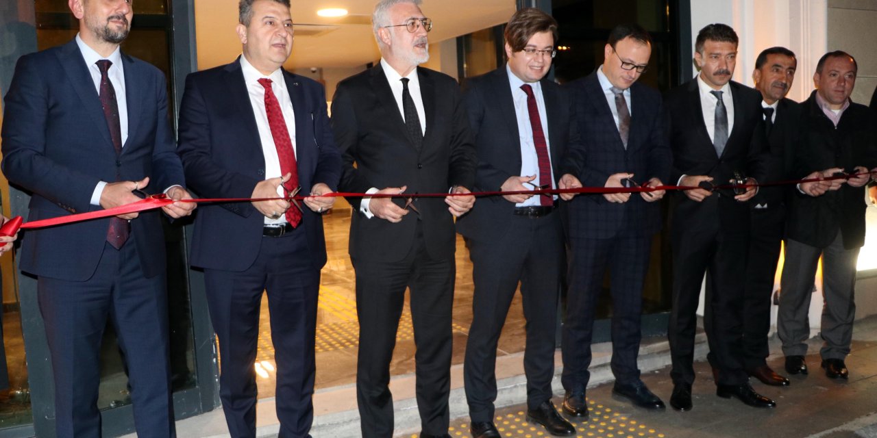 Erzurum Devlet Tiyatrosu'nun Yeni Binası, Genel Müdür Karadağlı'nın Katılımıyla Açıldı