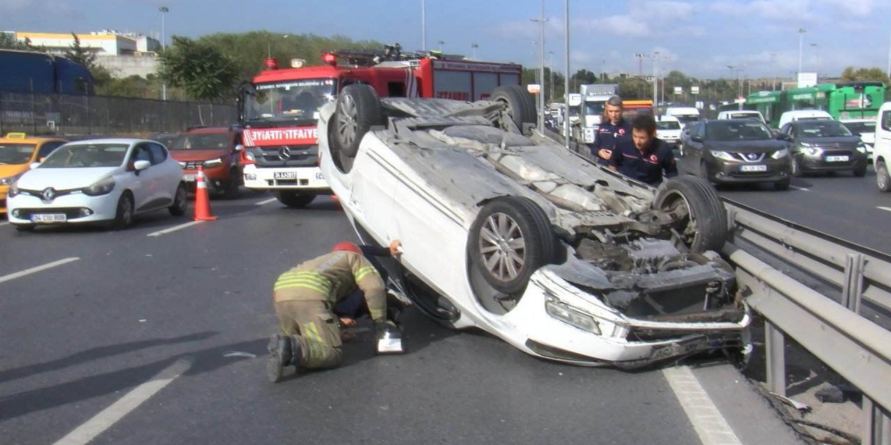 D-100'de Kazaya Karışan Otomobil Takla Attı