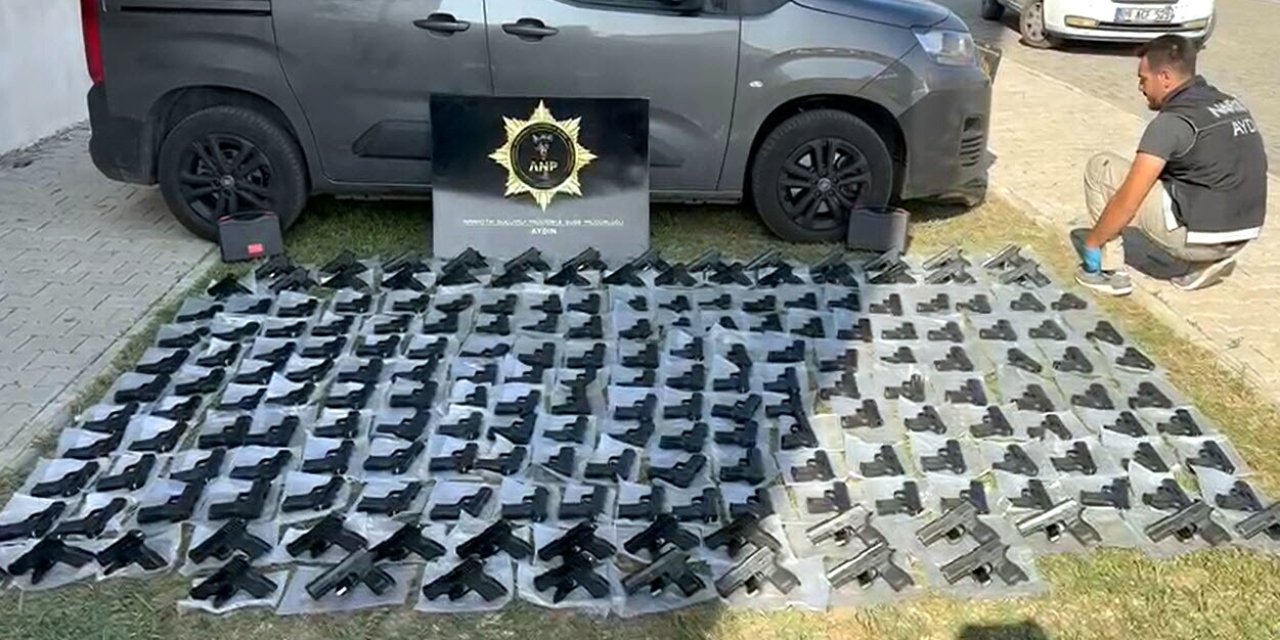 Otomobilde, Ruhsatsız 199 Tabanca Ele Geçirildi, 3 Gözaltı