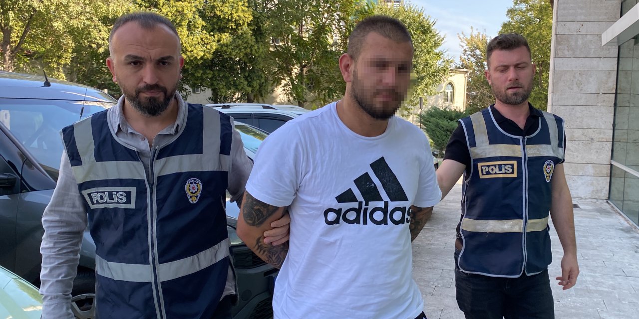 Tüfekle Evine Ateş Açan Arkadaşını Tabancayla Yaraladı