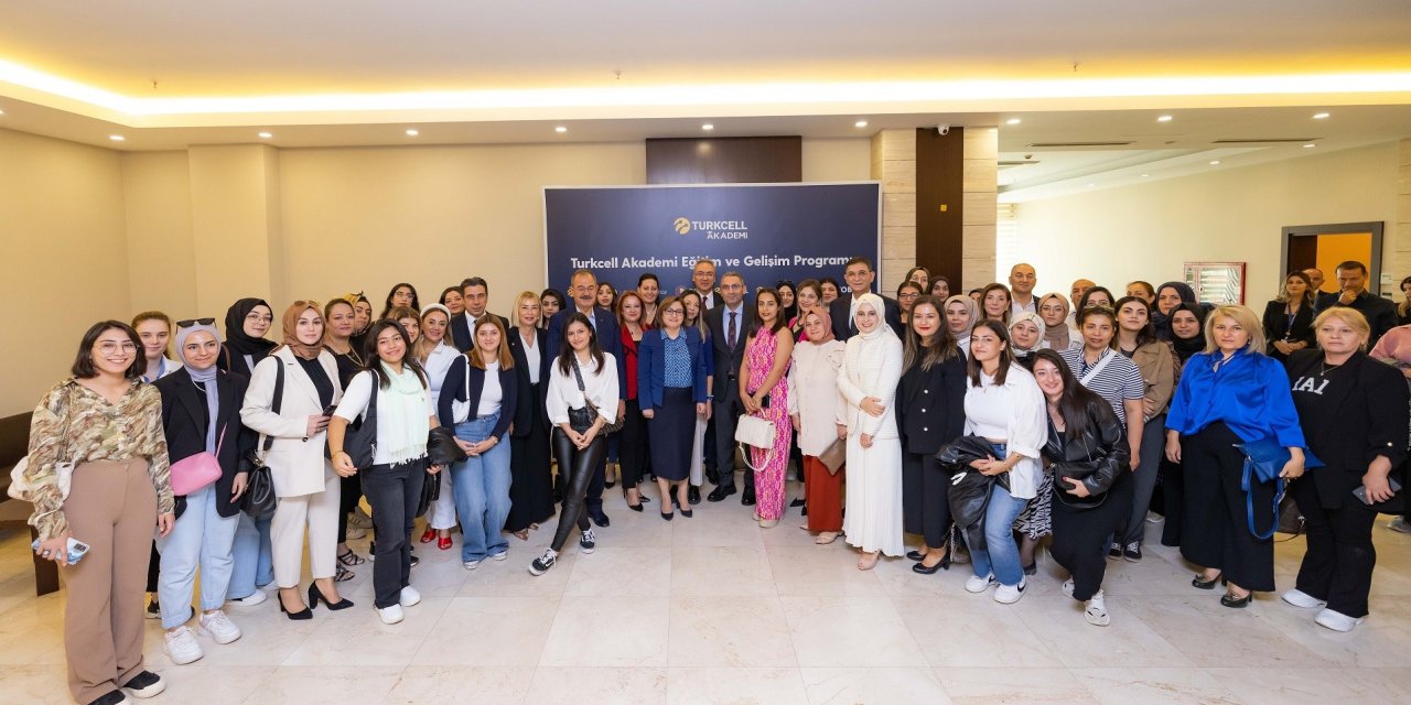 Turkcell, Gaziantep’te Afetzedelere Eğitim Verecek