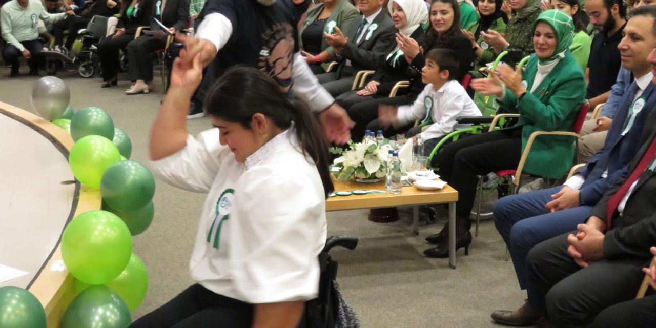 Aile Bakanı Göktaş Serebral Palsi Hastalarıyla Biraraya Geldi