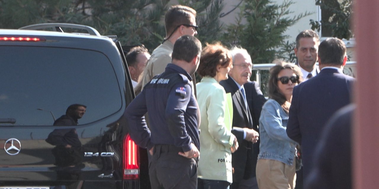 Kılıçdaroğlu Gezi Parkı Davasının Kadın Tutuklularını Ziyaret Etmek İçin Bakırköy Cezaevi'nde