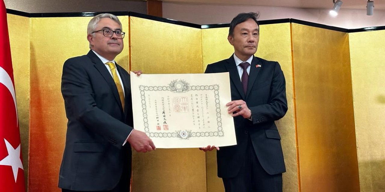 Japonya'dan Eski Tokyo Büyükelçisi Meriç'e Nişan Takdimi